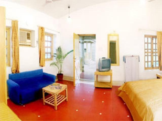 Golden Swan Beach Resort Murud  Ruang foto