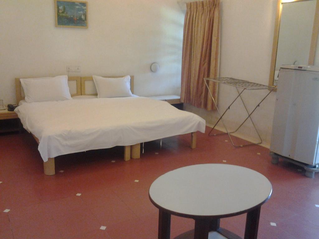 Golden Swan Beach Resort Murud  Bagian luar foto
