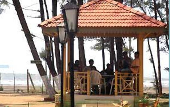 Golden Swan Beach Resort Murud  Bagian luar foto