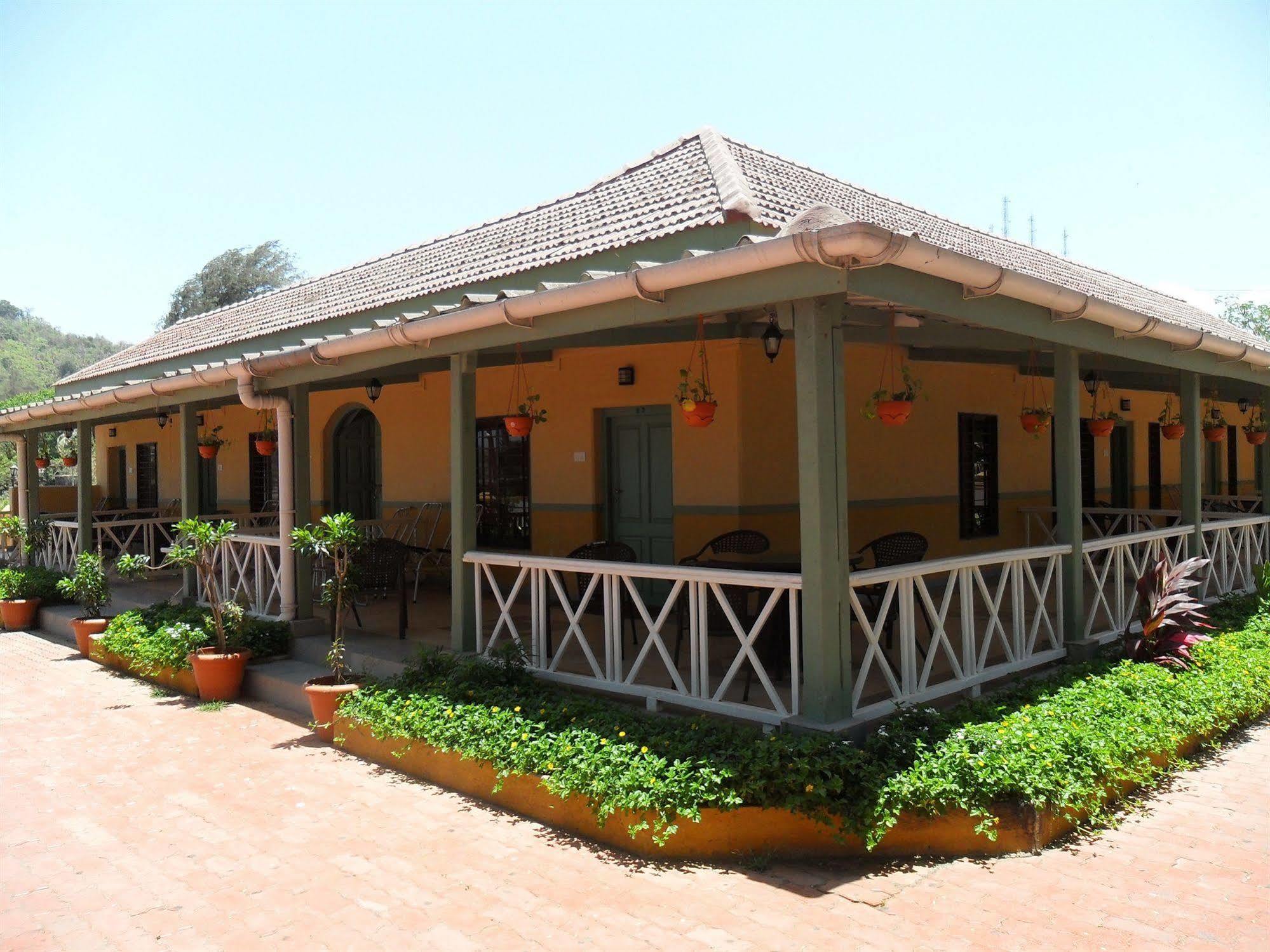 Golden Swan Beach Resort Murud  Bagian luar foto
